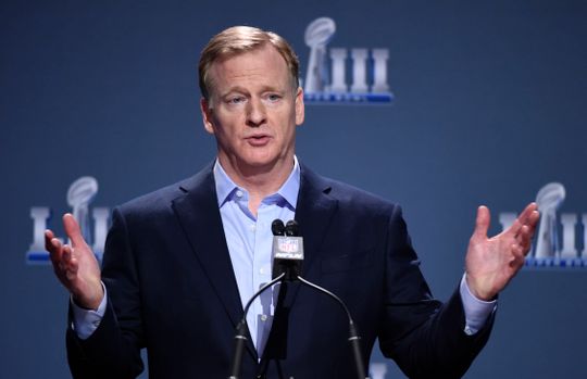43769e50-cada-400c-bb63-c636ef702a8d-goodellusp_nfl__super_bowl_liii-nfl_commissioner_roger_go